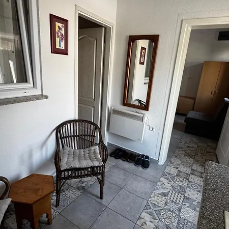 Apartment E&n